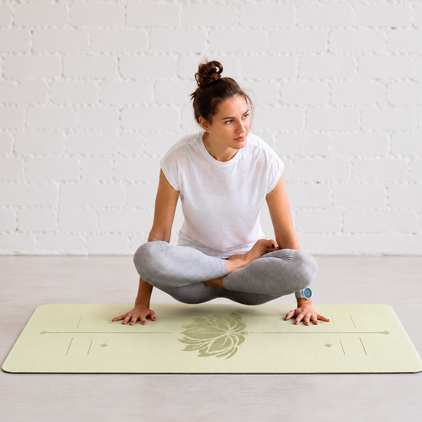 SwanDive Hot Yoga, Non-Slip and Nontoxic PU Rubber Mat with Body Alignment