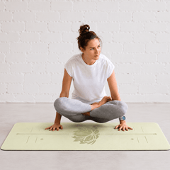 SwanDive Hot Yoga, Non-Slip and Nontoxic PU Rubber Mat with Body Alignment - Swan&Field
